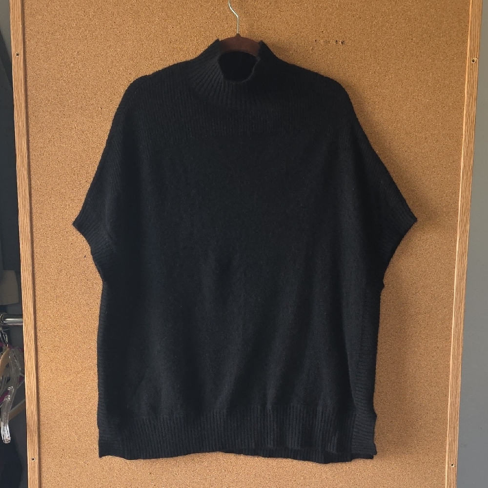 Cashmere Isaac Mizrahi Black Knit Poncho Cape Sweater M/L 100% Casmere